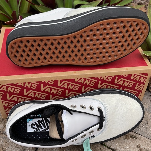 VANS COMFYCUSH E FURY PLATFORMS WMNS - Picture 8 of 16